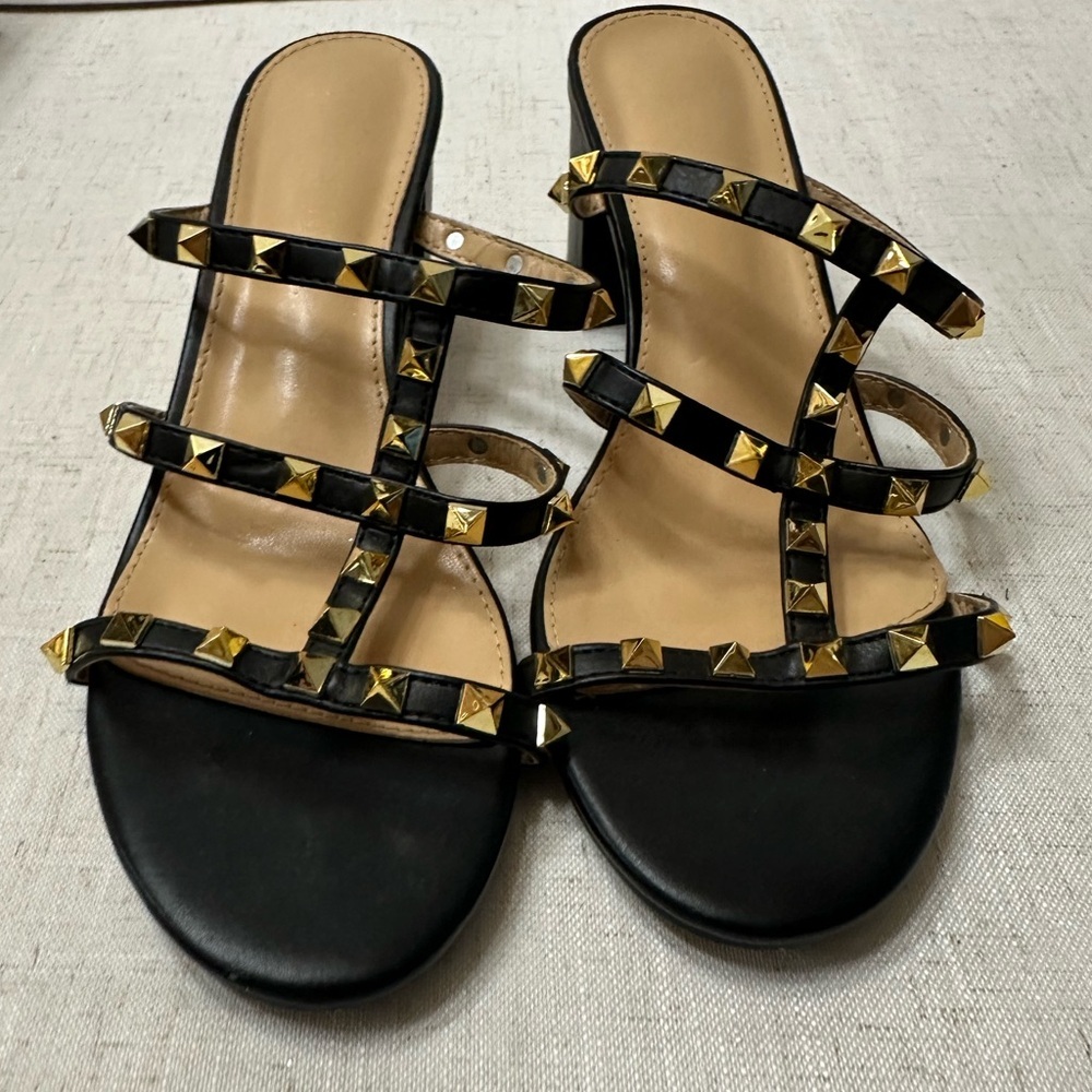 Catherine Malandrino Black Heels with Gold Studs - Picture 4 of 13